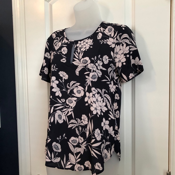 *HP* NWT! Ann Taylor Navy Floral Keyhole Blouse - Picture 6 of 7